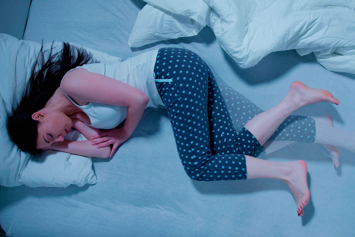  Unruhige Beine können den Nachtschlaf erheblich stören und zu ausgeprägter Tagesmüdigkeit führen.